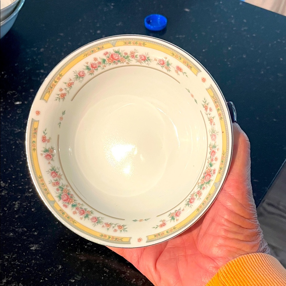 Kent field & Sawyer Kensington & Sweet pattern Elegant‎ Floral Porcelain Bowl